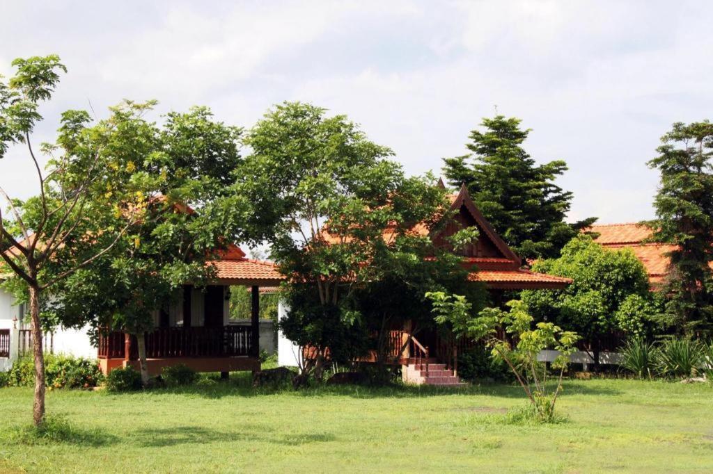 Plaifah Resort Ubon Song Khon Экстерьер фото