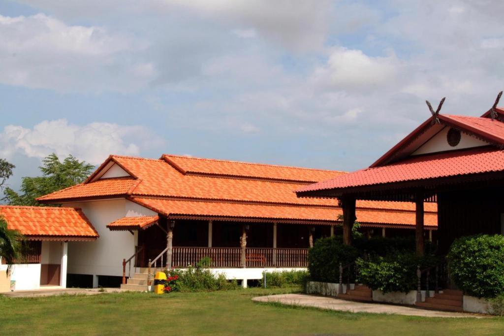 Plaifah Resort Ubon Song Khon Экстерьер фото
